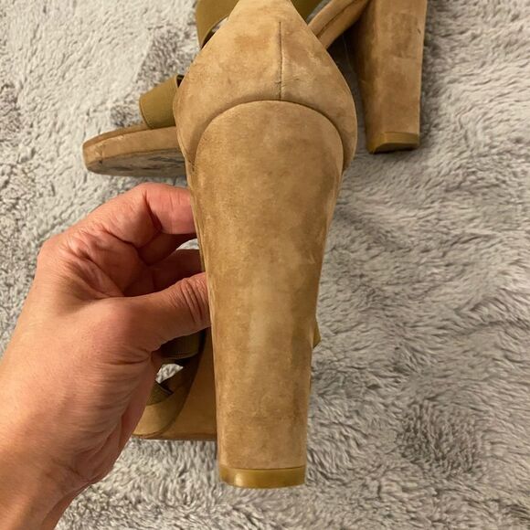 Stuart Weitzman suede heels, size 8,5 - Picture 6 of 9